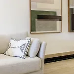 Seaview Elegance - 公寓 *